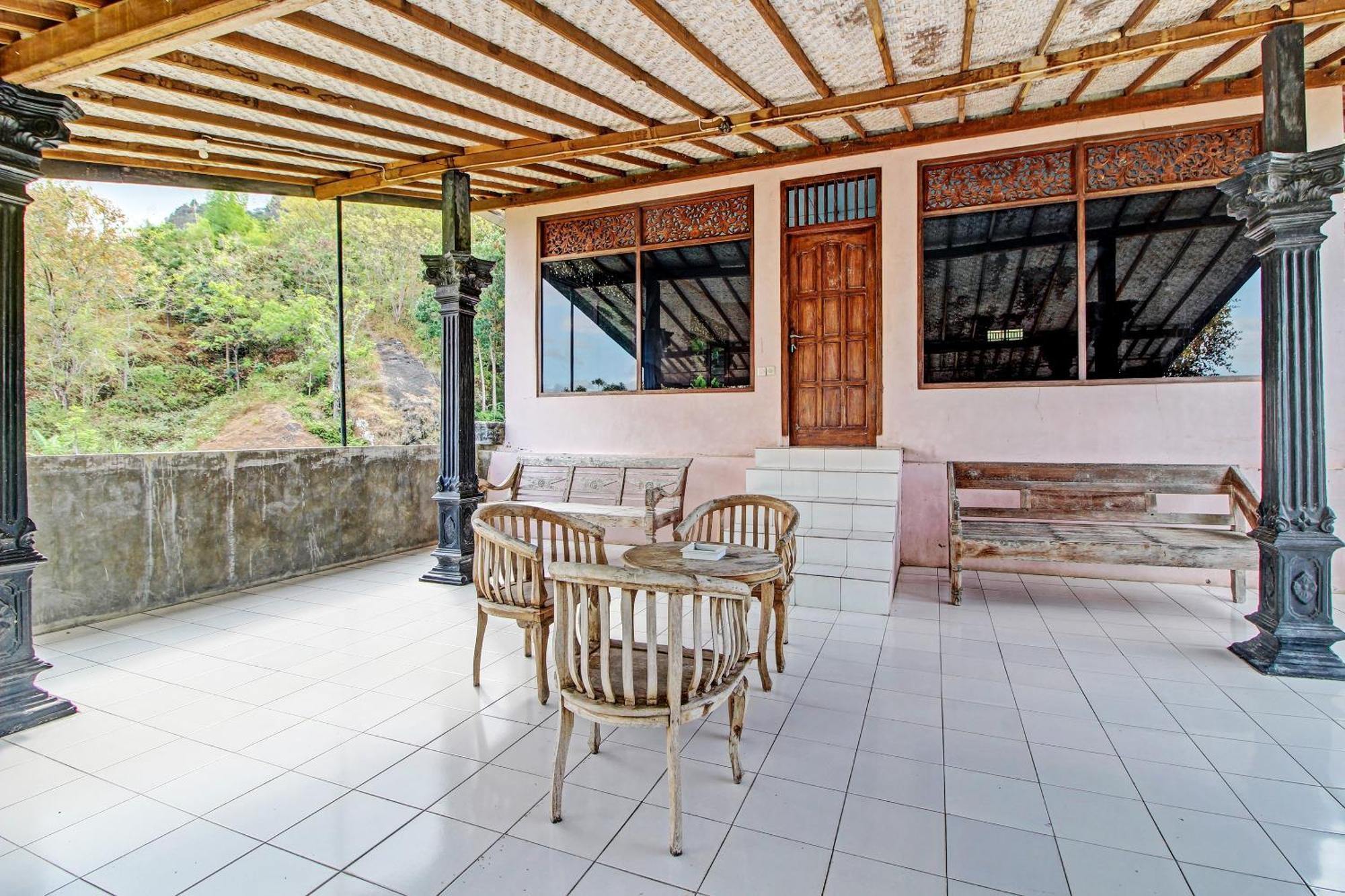 Oyo 92761 Hotel Sendang Asri Wonogiri Exterior foto